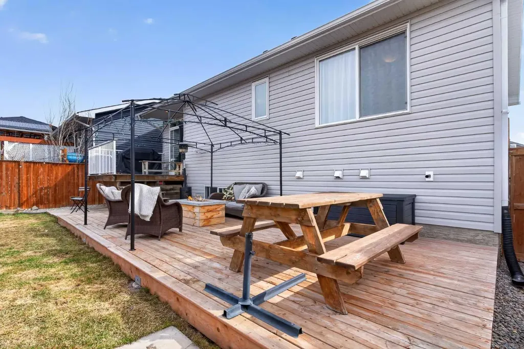 612 Country Meadows Close NW Diamond Valley AB T0L 2A0