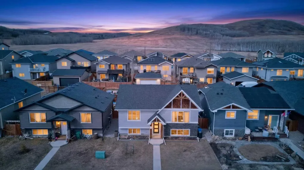 612 Country Meadows Close NW Diamond Valley AB T0L 2A0