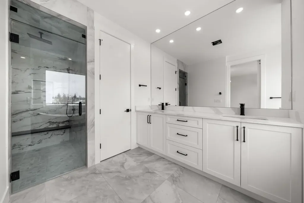1907 28 Avenue SW Calgary AB T2T 1K2