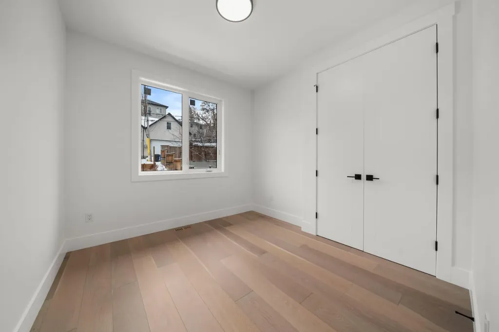 1907 28 Avenue SW Calgary AB T2T 1K2