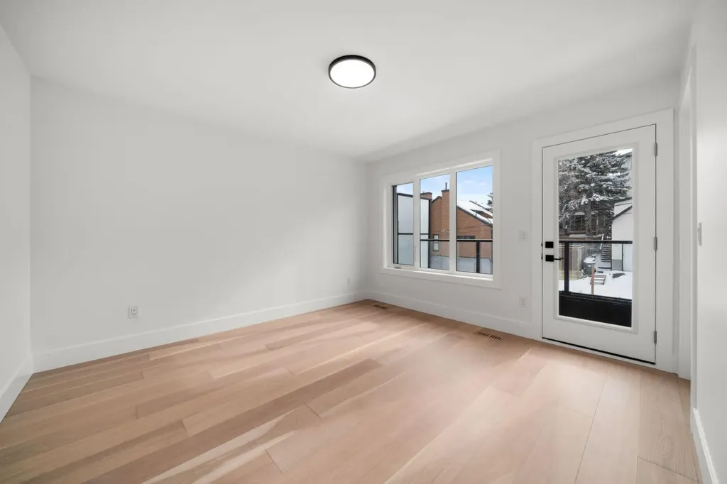 1907 28 Avenue SW Calgary AB T2T 1K2
