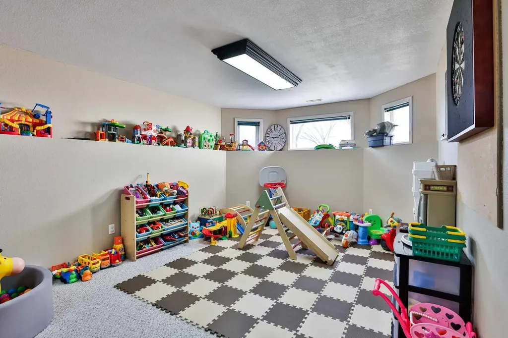 263 Red Crow Boulevard W Lethbridge AB T1K 7B2