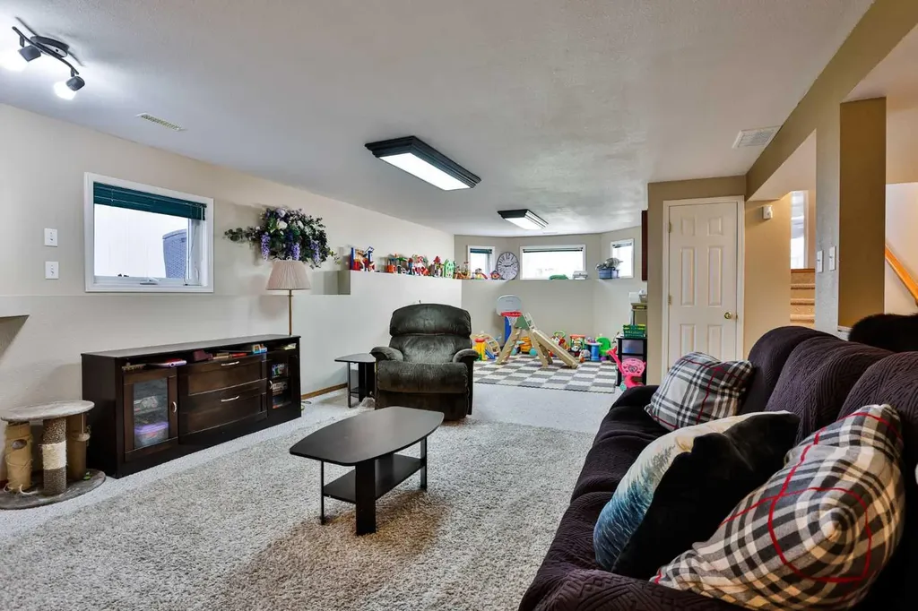 263 Red Crow Boulevard W Lethbridge AB T1K 7B2