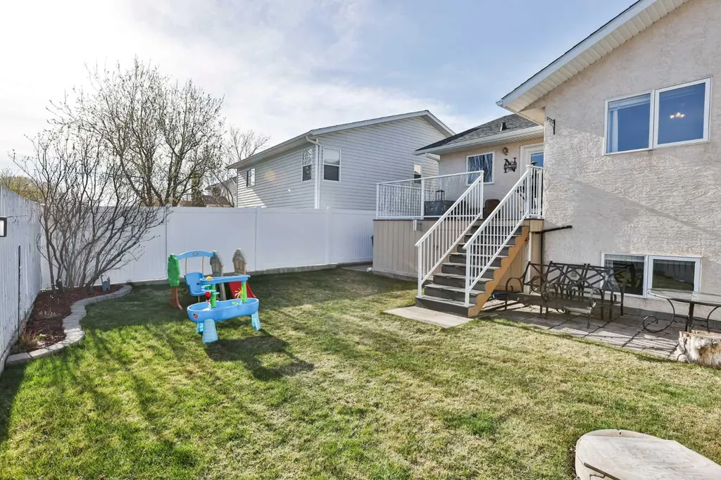 263 Red Crow Boulevard W Lethbridge AB T1K 7B2