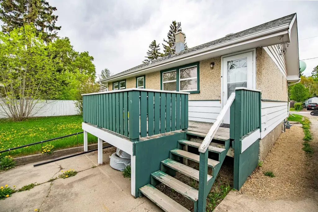 3505 45 Avenue Red Deer AB T4N 3K7