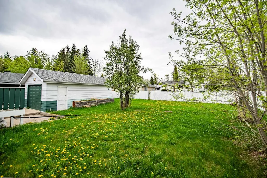 3505 45 Avenue Red Deer AB T4N 3K7