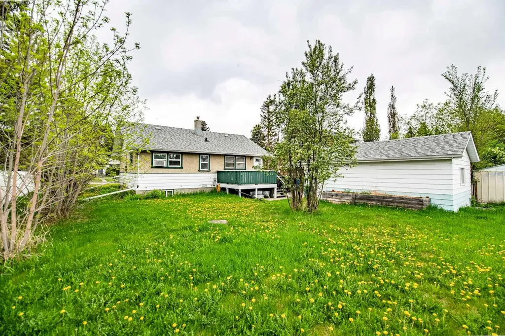3505 45 Avenue Red Deer AB T4N 3K7