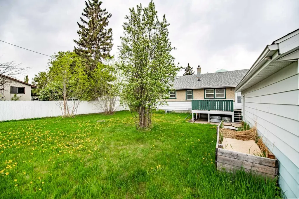 3505 45 Avenue Red Deer AB T4N 3K7