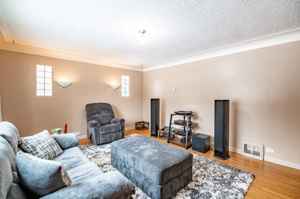 3505 45 Avenue Red Deer AB T4N 3K7