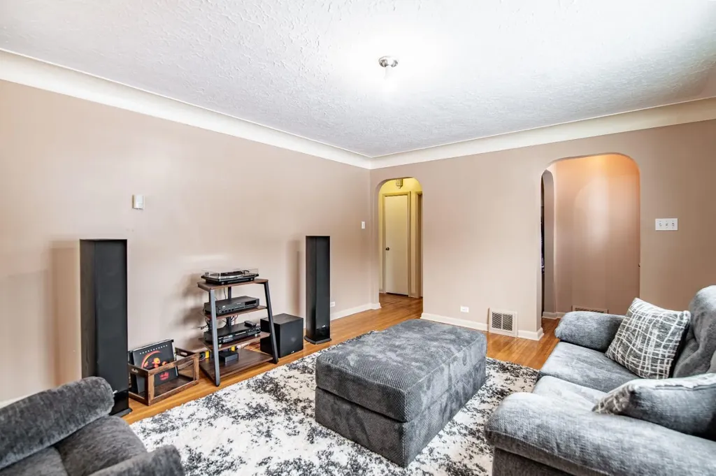 3505 45 Avenue Red Deer AB T4N 3K7