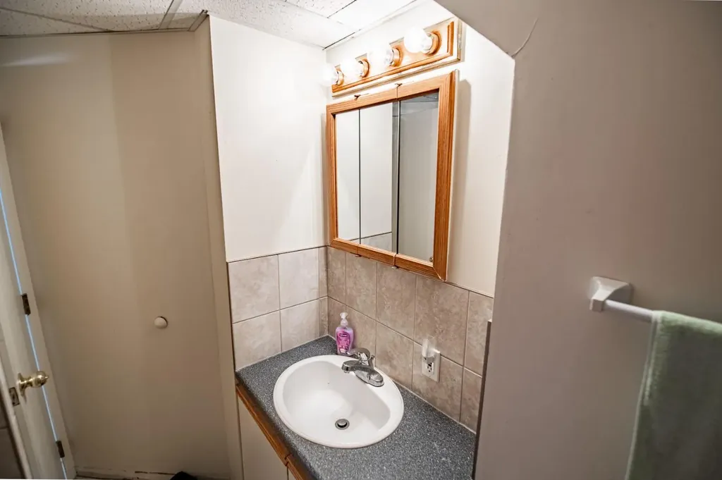 3505 45 Avenue Red Deer AB T4N 3K7