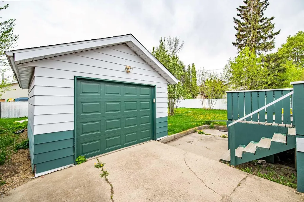 3505 45 Avenue Red Deer AB T4N 3K7