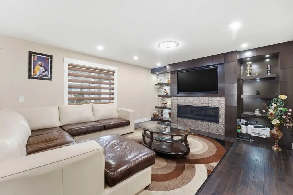 171 Coral Springs Park NE Calgary AB T3J 3Y2