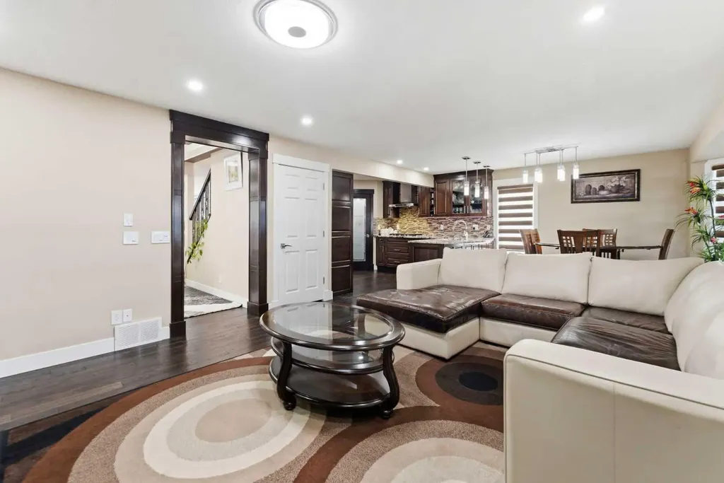 171 Coral Springs Park NE Calgary AB T3J 3Y2