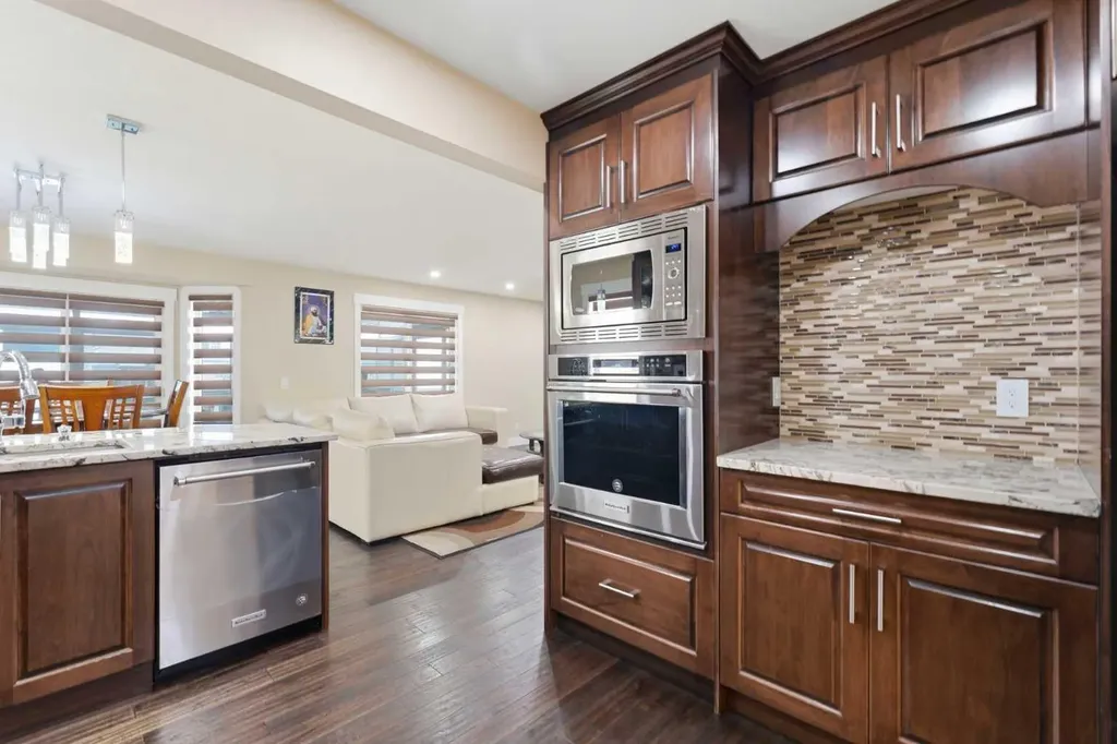 171 Coral Springs Park NE Calgary AB T3J 3Y2
