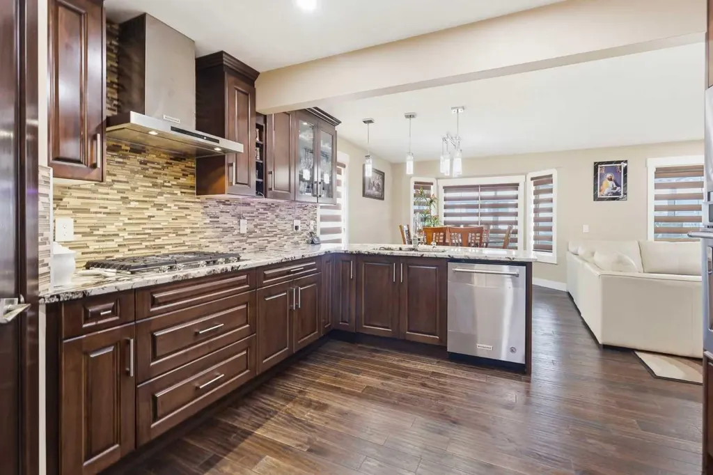 171 Coral Springs Park NE Calgary AB T3J 3Y2