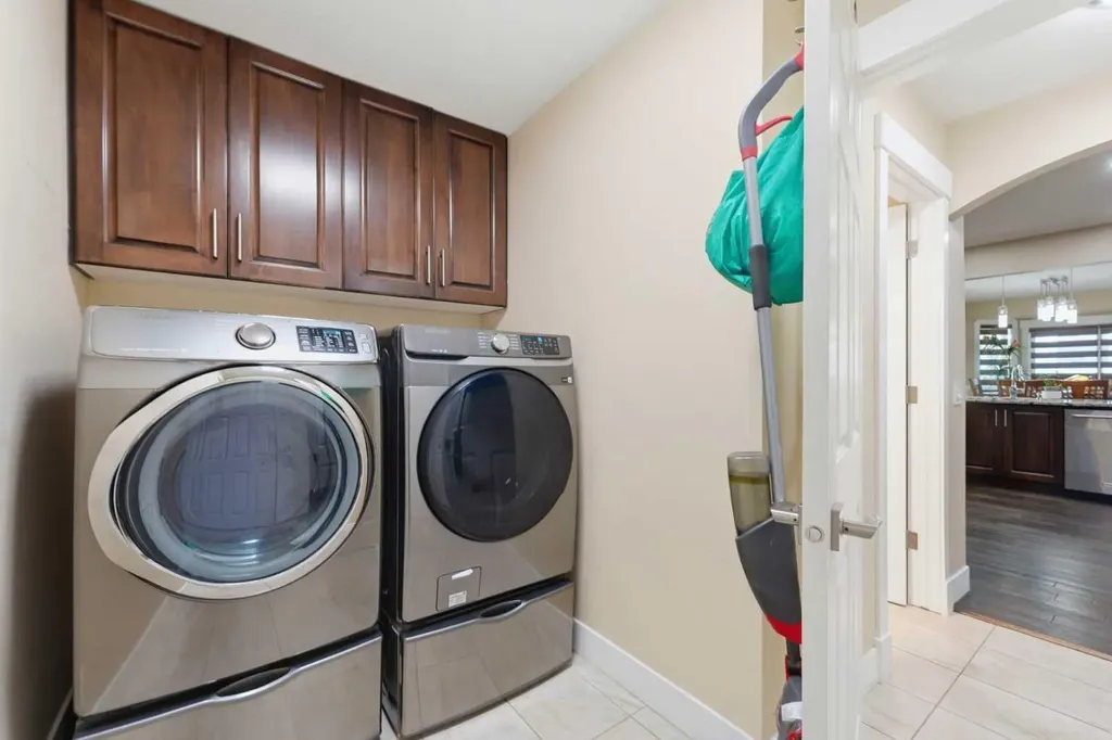 171 Coral Springs Park NE Calgary AB T3J 3Y2
