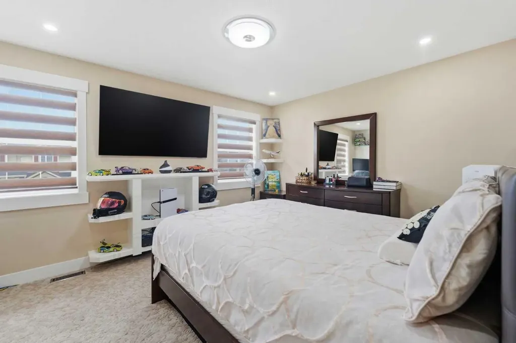 171 Coral Springs Park NE Calgary AB T3J 3Y2