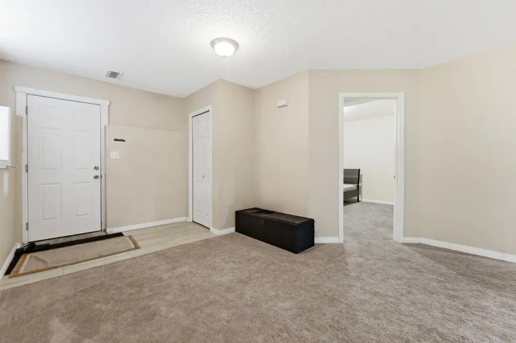 171 Coral Springs Park NE Calgary AB T3J 3Y2