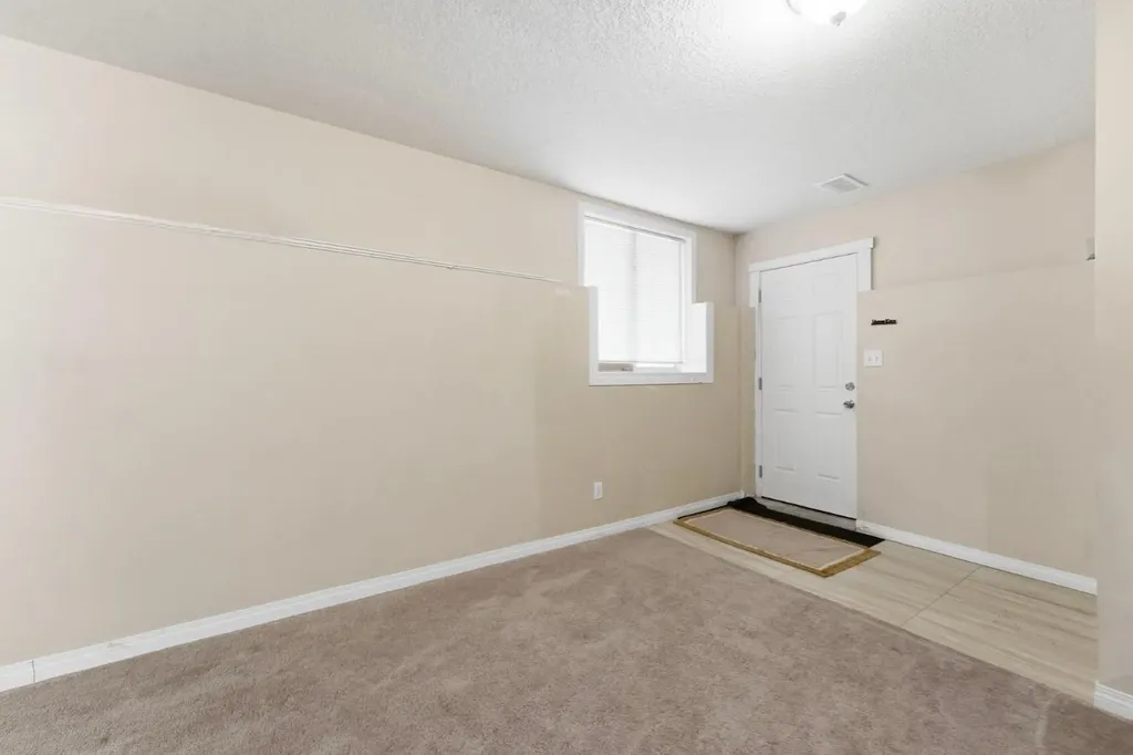171 Coral Springs Park NE Calgary AB T3J 3Y2