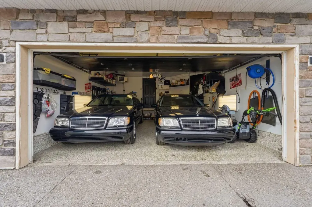 171 Coral Springs Park NE Calgary AB T3J 3Y2