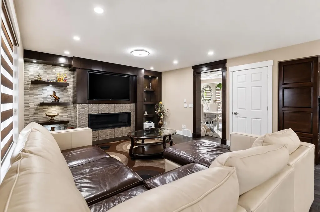 171 Coral Springs Park NE Calgary AB T3J 3Y2