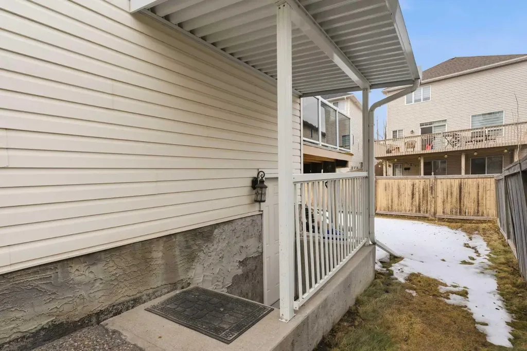 171 Coral Springs Park NE Calgary AB T3J 3Y2
