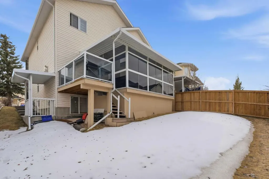171 Coral Springs Park NE Calgary AB T3J 3Y2
