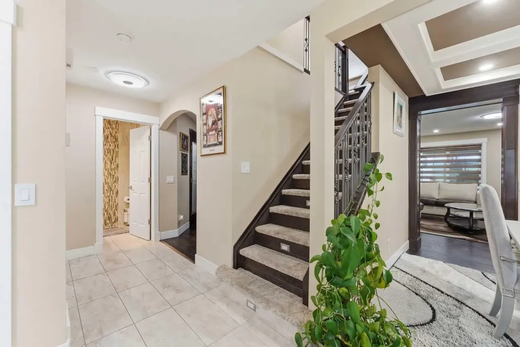 171 Coral Springs Park NE Calgary AB T3J 3Y2