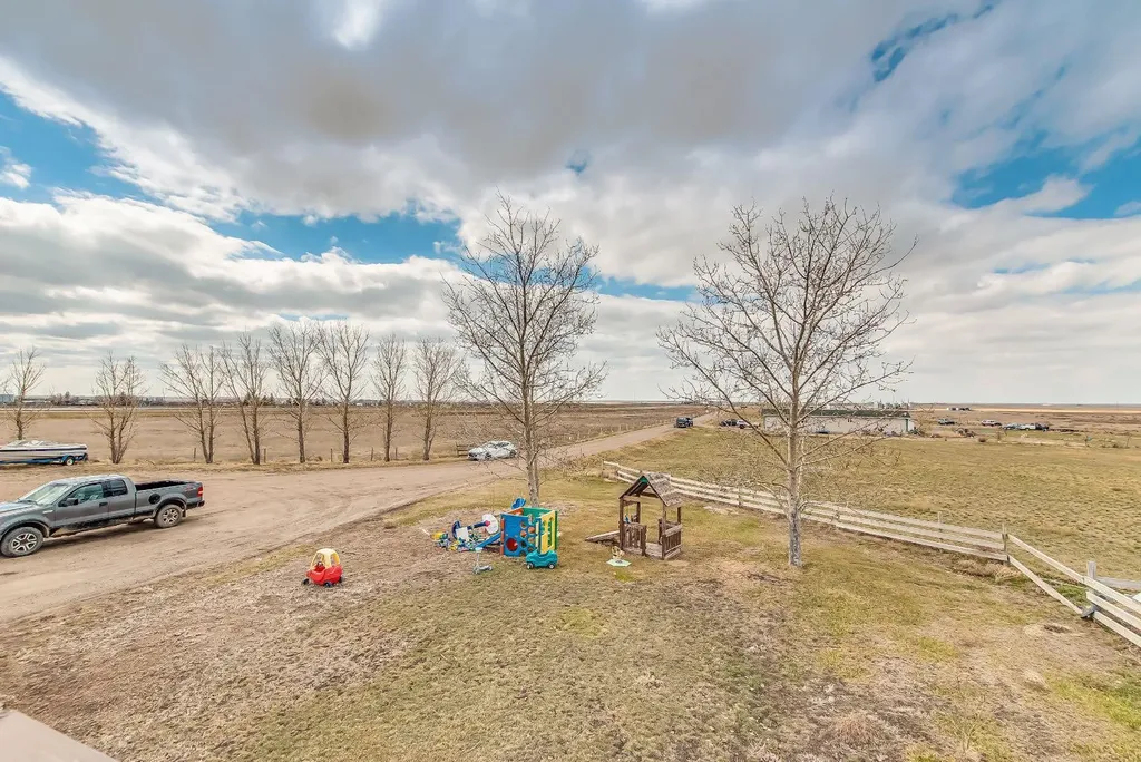 902 Range Road 65 Redcliff AB T0J 2P0
