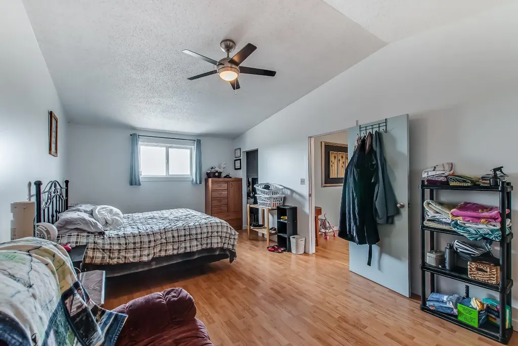 902 Range Road 65 Redcliff AB T0J 2P0