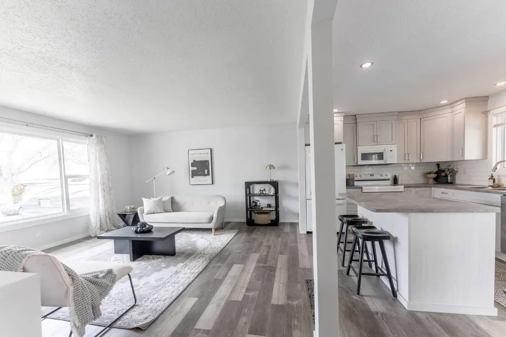 235 15 Street N Lethbridge AB T1H 2X5