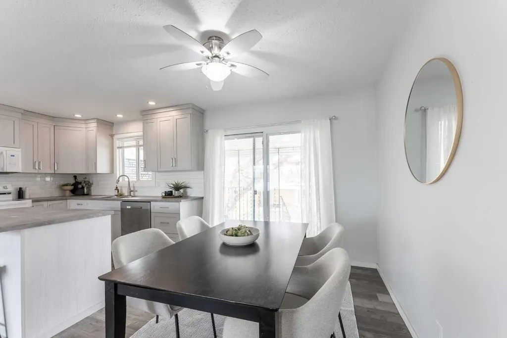 235 15 Street N Lethbridge AB T1H 2X5