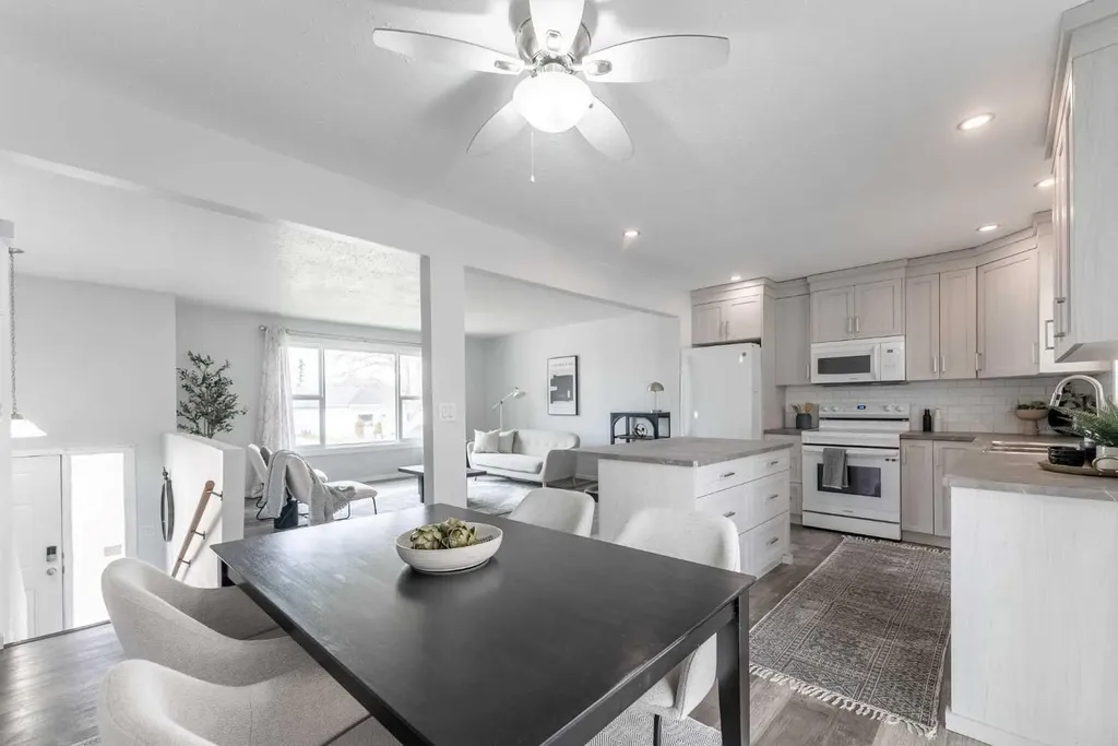 235 15 Street N Lethbridge AB T1H 2X5
