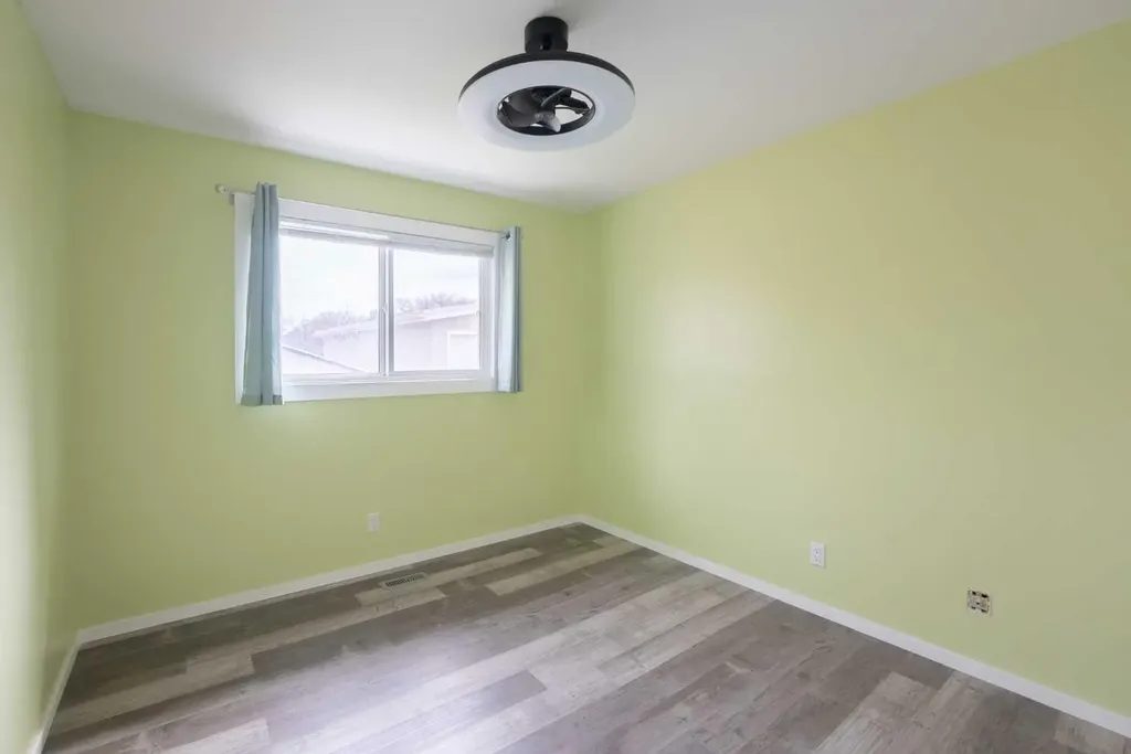 235 15 Street N Lethbridge AB T1H 2X5