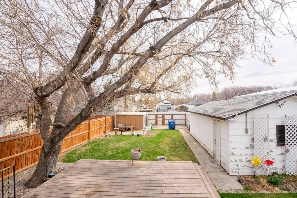 235 15 Street N Lethbridge AB T1H 2X5