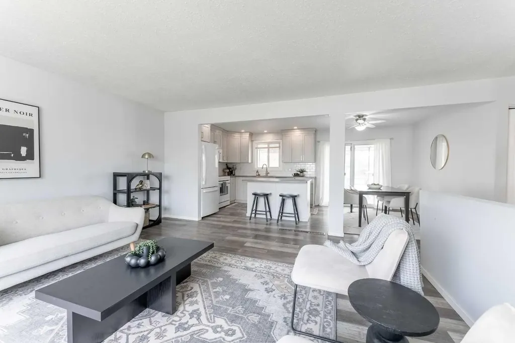 235 15 Street N Lethbridge AB T1H 2X5