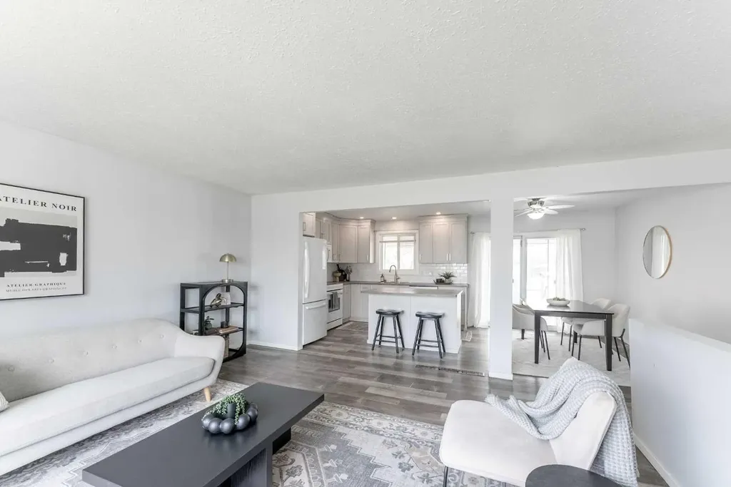 235 15 Street N Lethbridge AB T1H 2X5