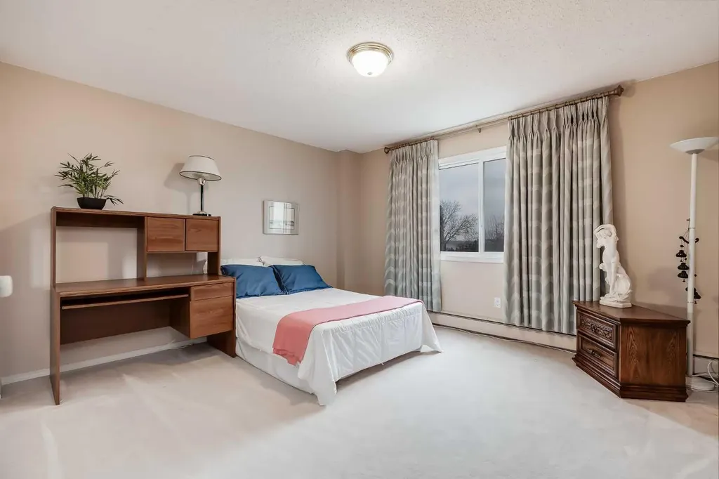 8948 Elbow Drive SW Calgary AB T2V 0H9
