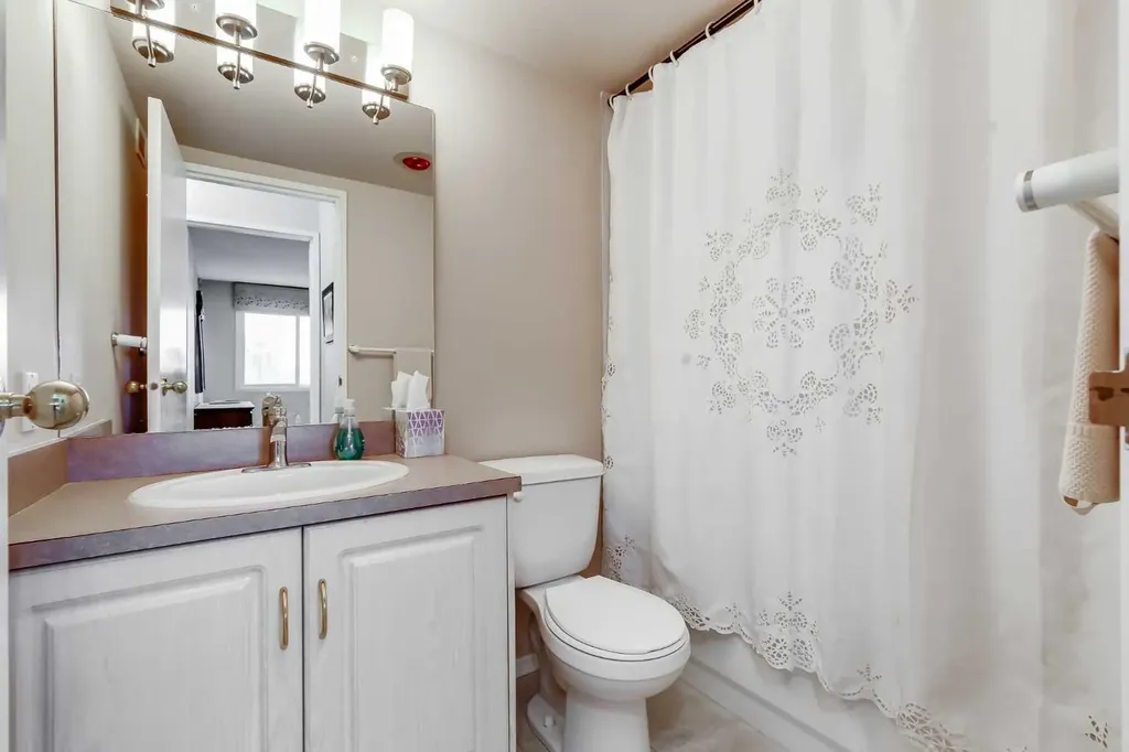 8948 Elbow Drive SW Calgary AB T2V 0H9