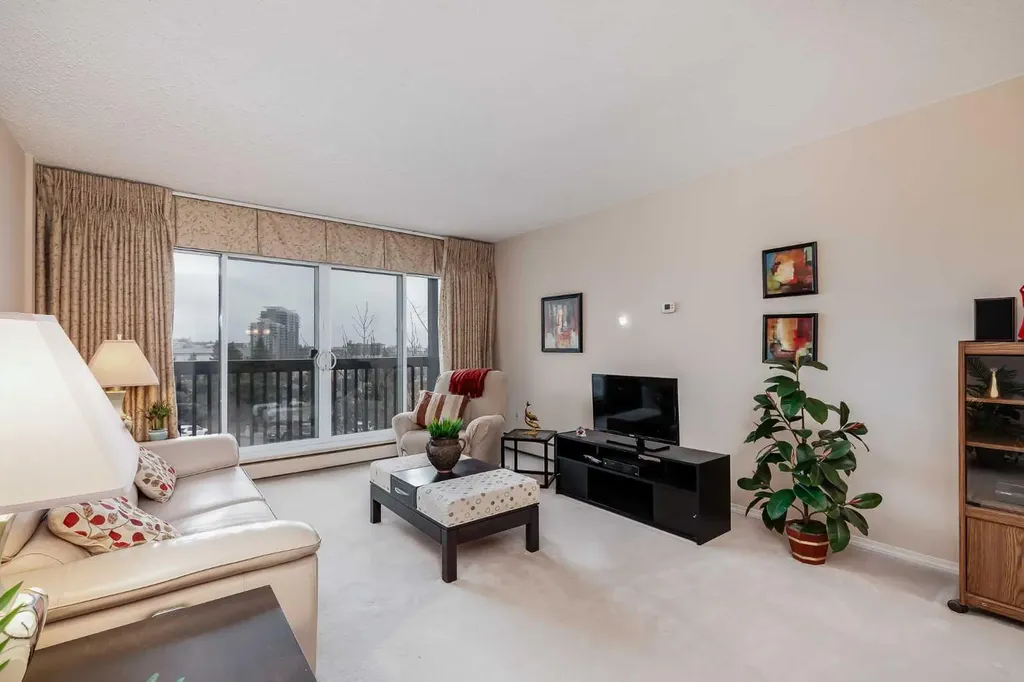 8948 Elbow Drive SW Calgary AB T2V 0H9