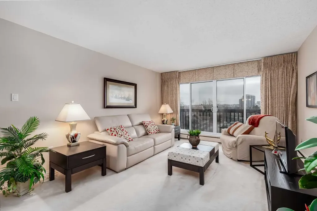 8948 Elbow Drive SW Calgary AB T2V 0H9
