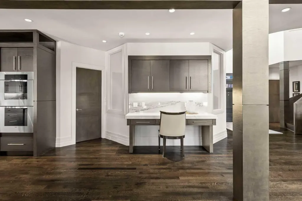 122 Aspen Ridge Place SW Calgary AB T3H0J6