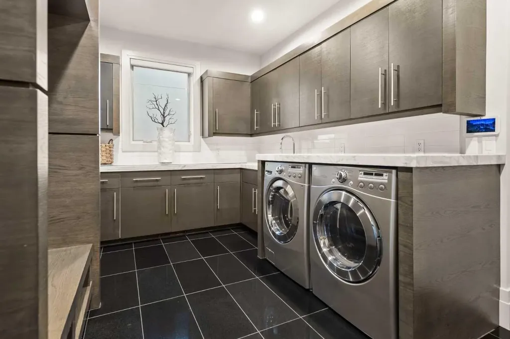 122 Aspen Ridge Place SW Calgary AB T3H0J6