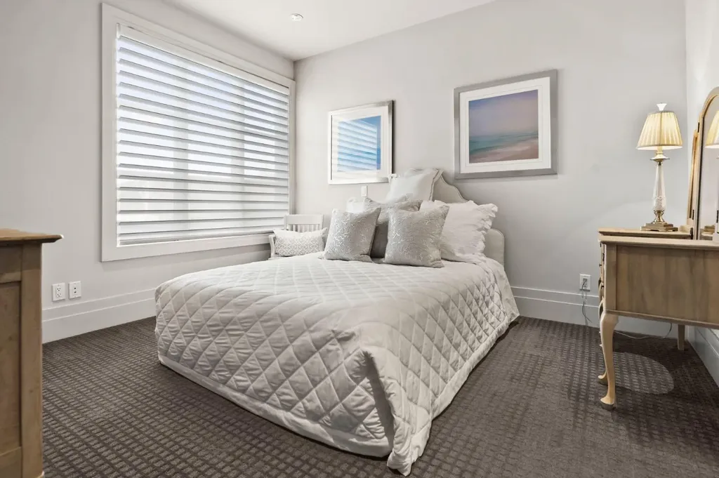 122 Aspen Ridge Place SW Calgary AB T3H0J6