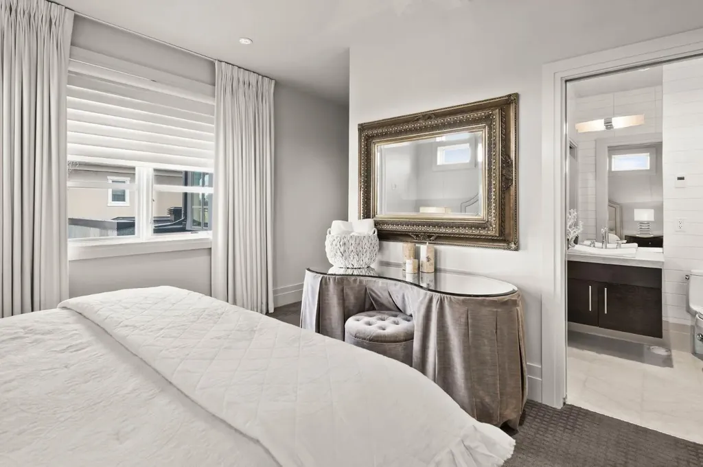 122 Aspen Ridge Place SW Calgary AB T3H0J6