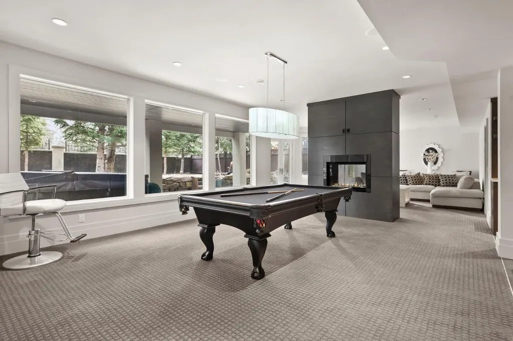 122 Aspen Ridge Place SW Calgary AB T3H0J6