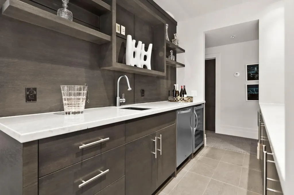 122 Aspen Ridge Place SW Calgary AB T3H0J6