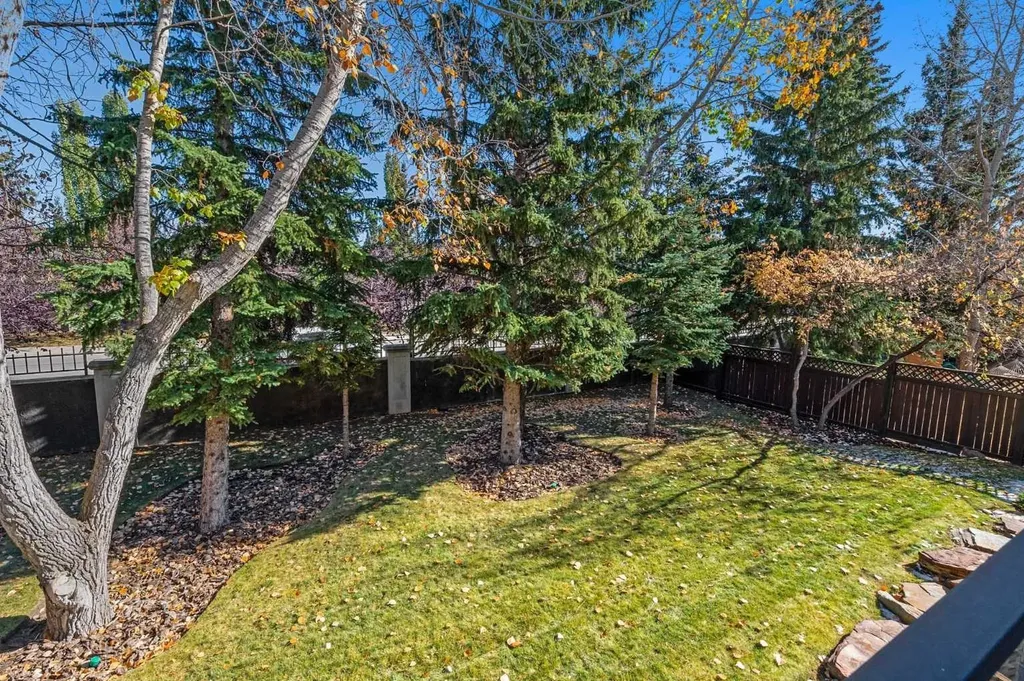 122 Aspen Ridge Place SW Calgary AB T3H0J6