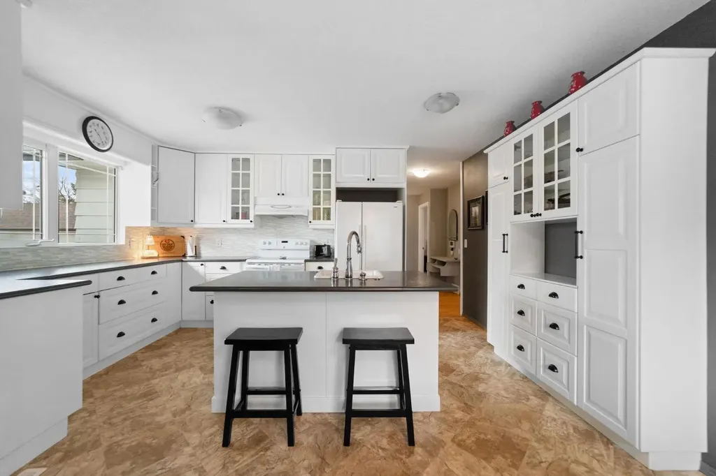 6609 Enevold Drive Camrose AB T4V 3J9
